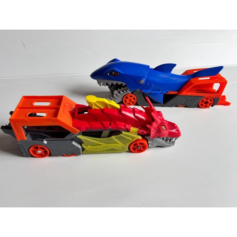 Hot Wheels Battling Creature Transports Set of 2